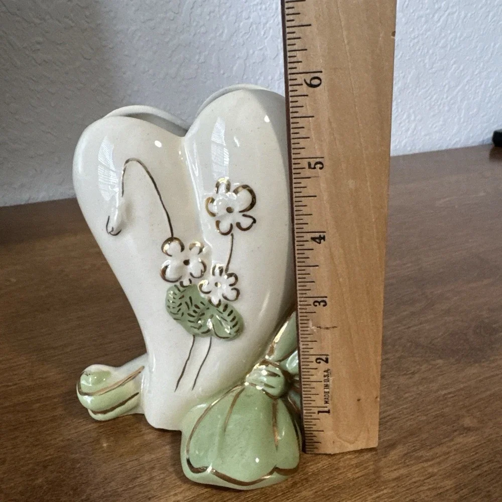 MCM Heart Shaped Planter USA Pottery 1950 Green And Gold‎ Bow